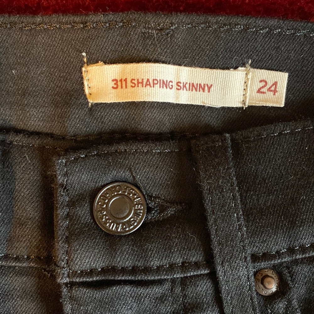 Black Levi’s 311 Shaping Skinny Black jeans